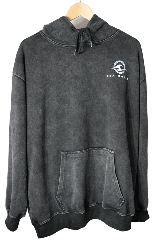 PŌKA MANGU - BLACK HOODIE